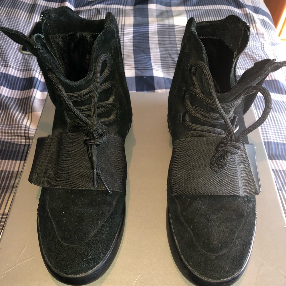Yeezy Boost 750 Triple Black